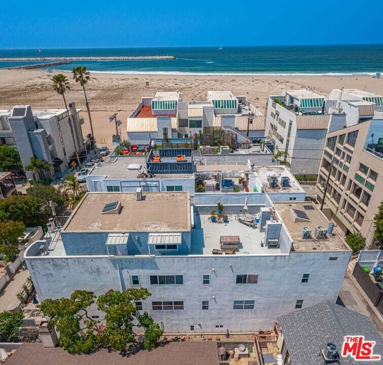 Marina del Rey, California, United States 5 - 18899439