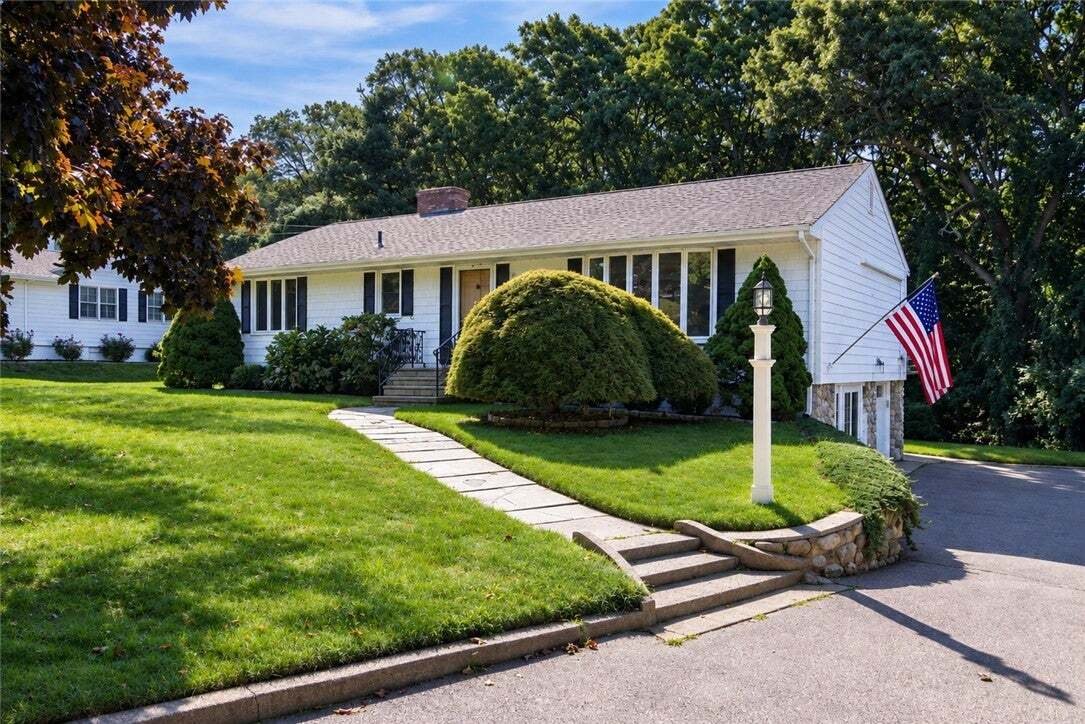 House in Westerly, Rhode Island, United States 1 - 18895606