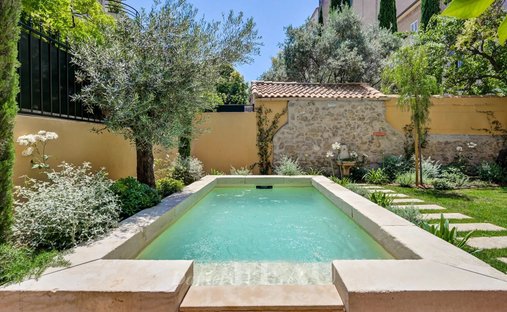 Townhouse in Granettes-Jauberte-Sainte Anne, Aix-en-Provence, France 1