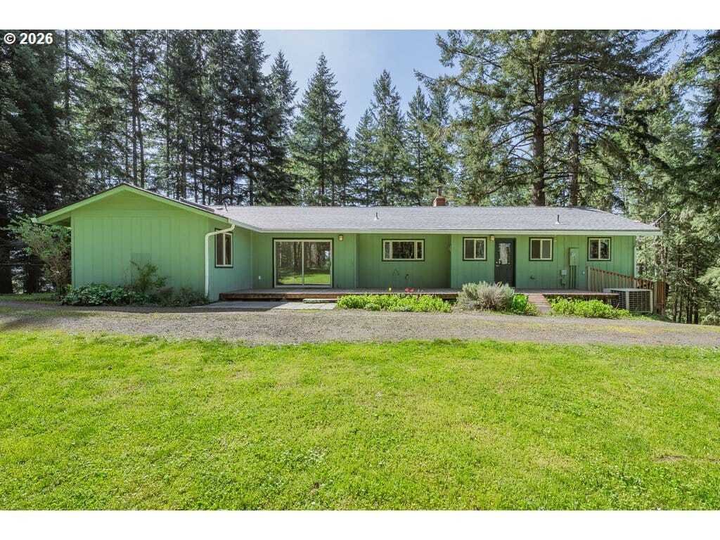 House in Umpqua, Oregon, United States 1 - 18899020