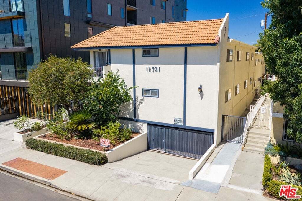 Los Angeles, California, United States 1 - 18899469