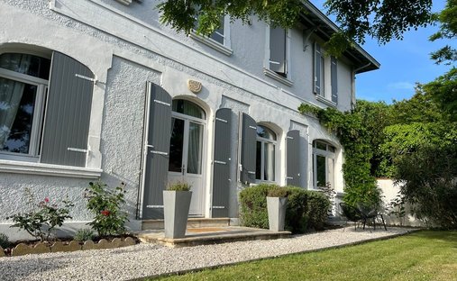 Villa in Gastes, Nouvelle-Aquitaine, France 1
