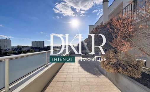 Penthouse in Chemin Vert-Europe, Reims, France 1