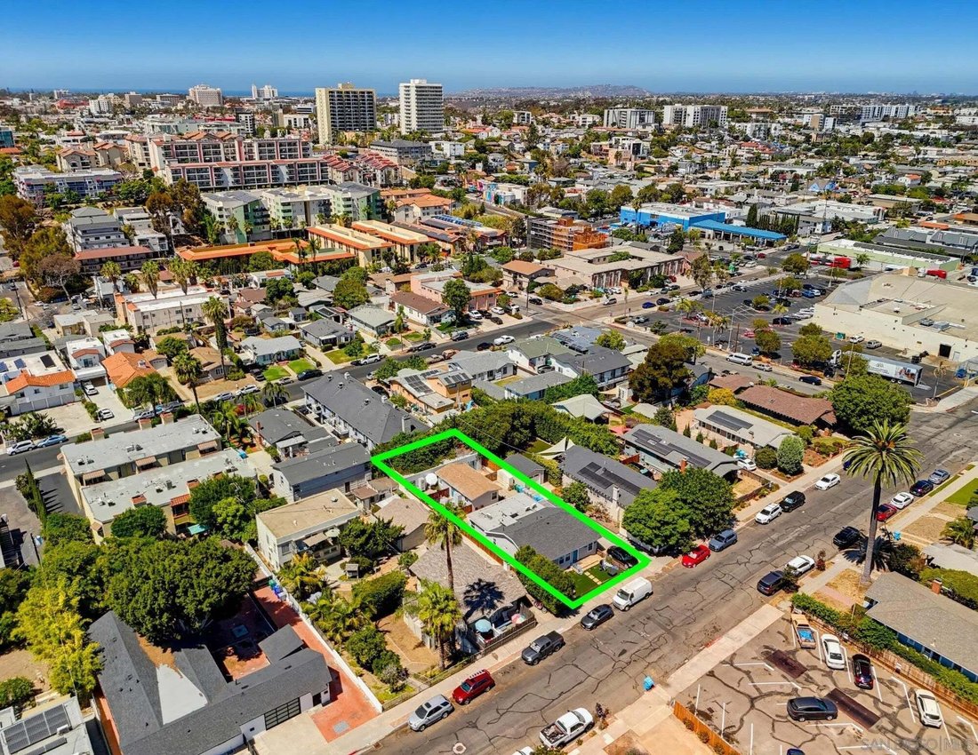 San Diego, California, United States 3 - 18900080