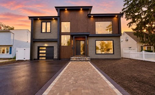 House in Levittown, New York, United States 1