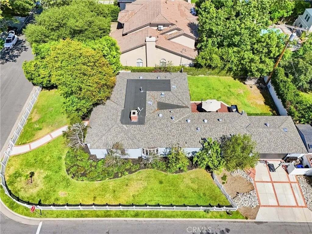 House in Altadena, California, United States 4 - 18900225