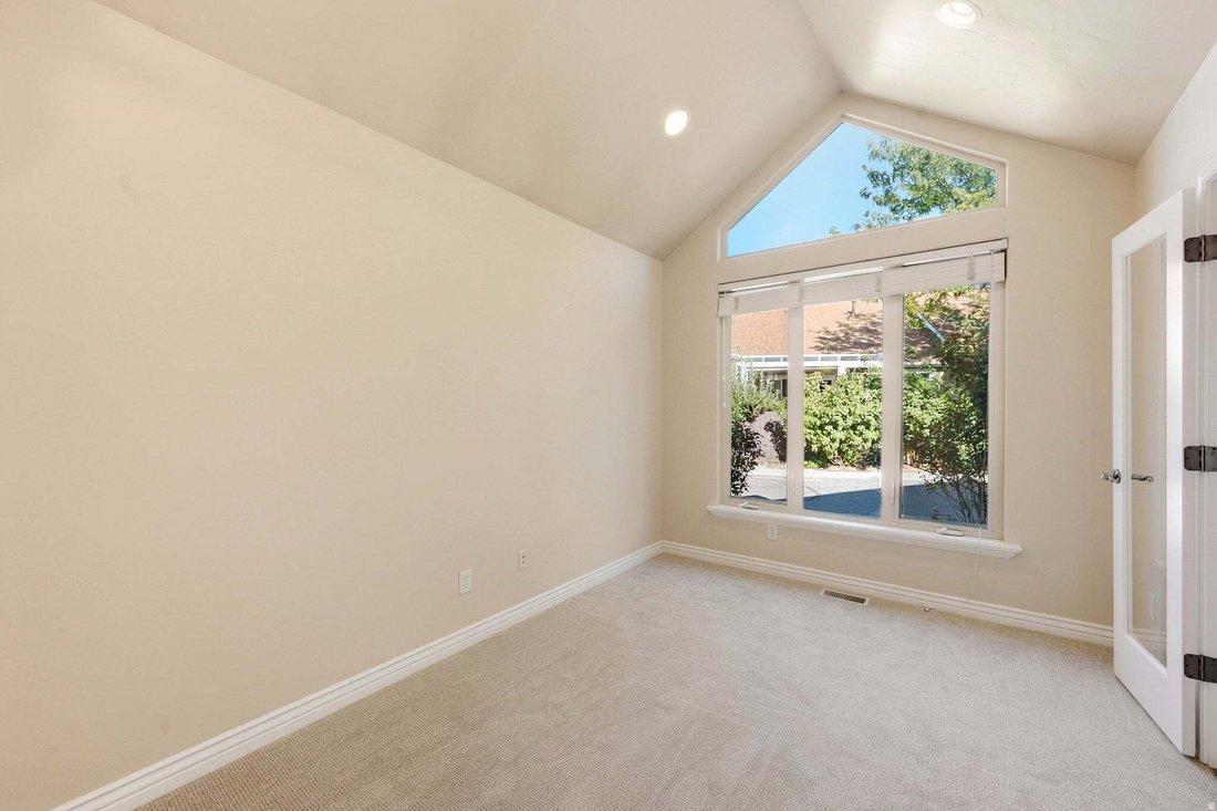 Condo in Holladay, Utah, United States 5 - 18662276