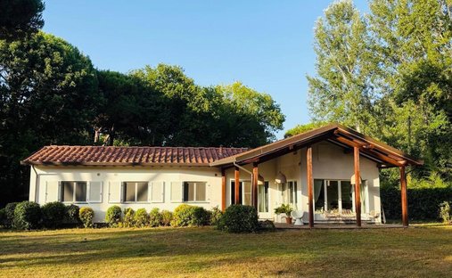 Villa à Ronchi, Massa, Italie 1