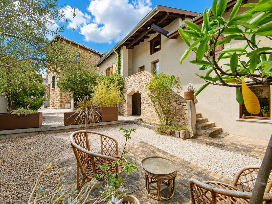 House in Tassin le Bourg, Tassin-la-Demi-Lune, France 1 - 18902316