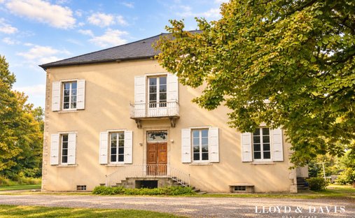 House in Sainte-Helene-du-Lac, Auvergne-Rhône-Alpes, France 1