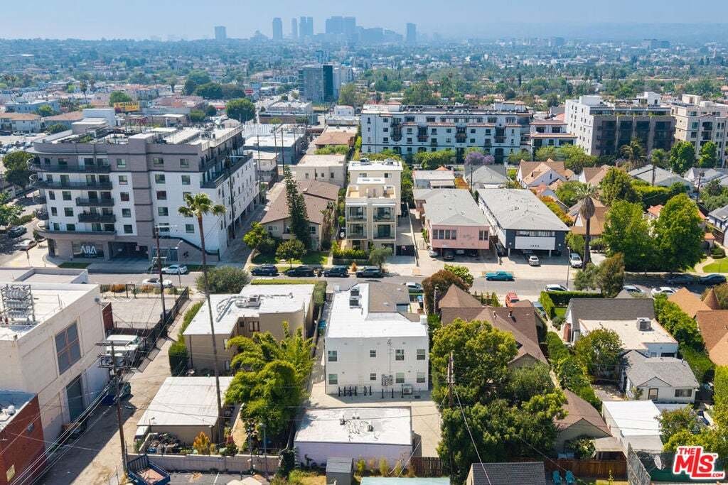 Los Angeles, California, United States 5 - 18899432