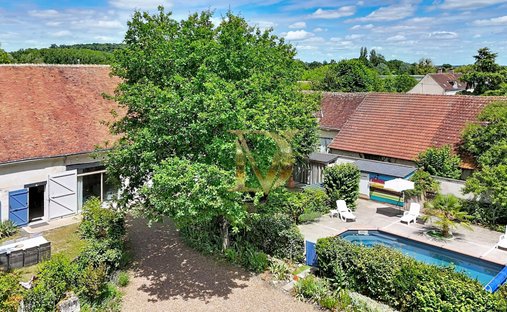 House in Saint-Georges-sur-Cher, Centre-Val de Loire, France 1