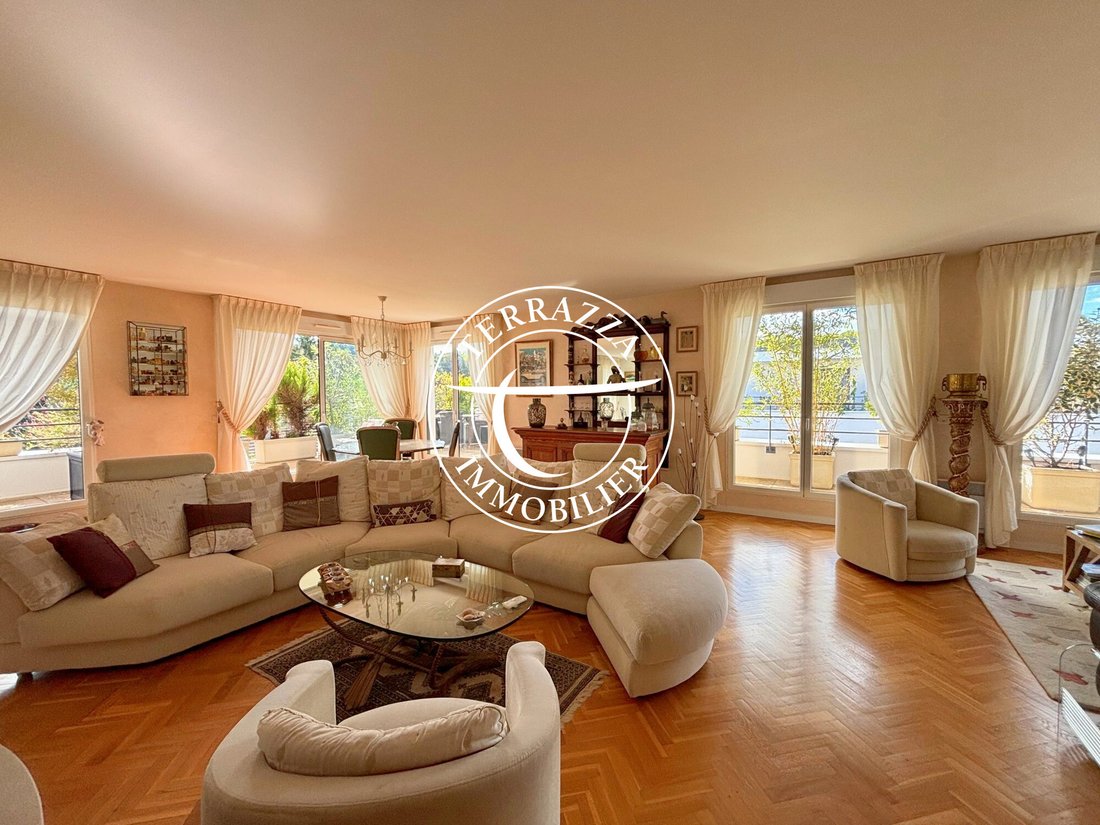 Apartment in Marly-le-Roi, Ile-de-France, France 1 - 18902405