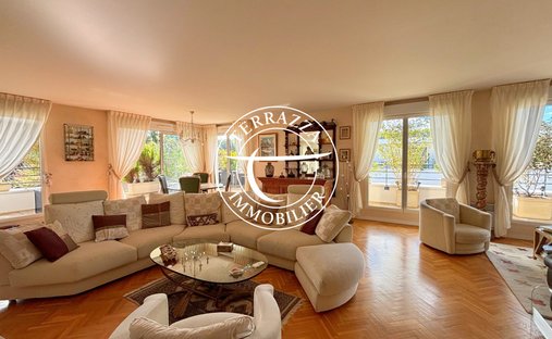 Apartment in Marly-le-Roi, Ile-de-France, France 1