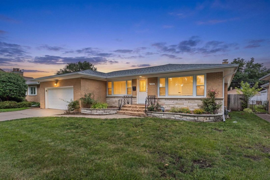 House in Skokie, Illinois, United States 1 - 18900456
