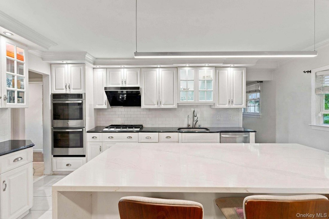 Casa a New Hyde Park, New York, Stati Uniti 4 - 18898761