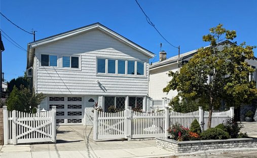 House in New York, New York, United States 1
