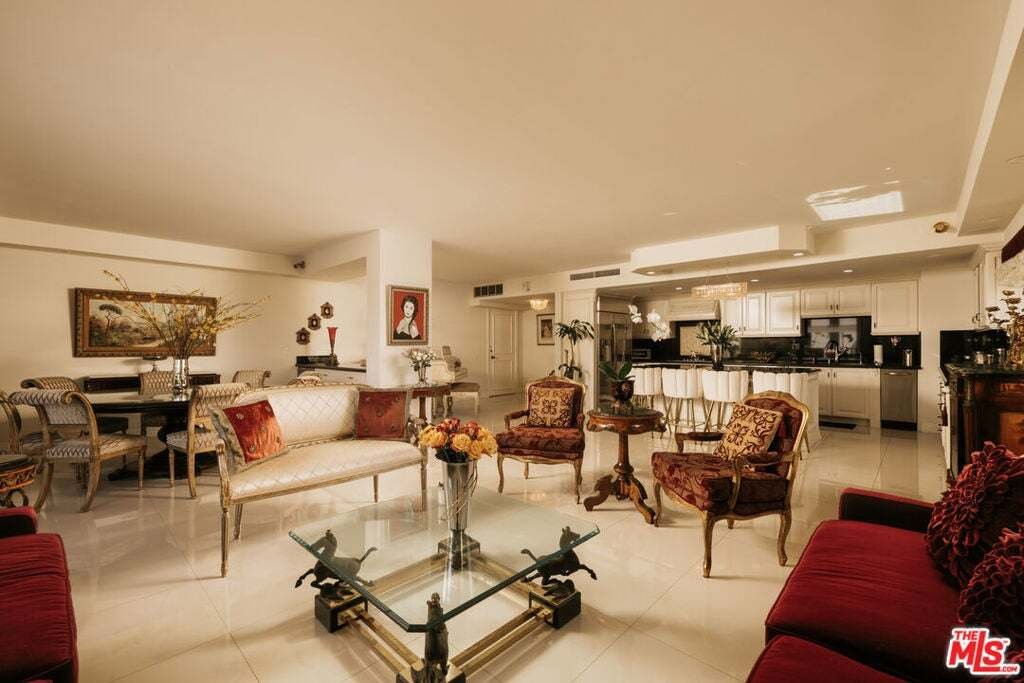 Condo in Los Angeles, California, United States 4 - 18899515