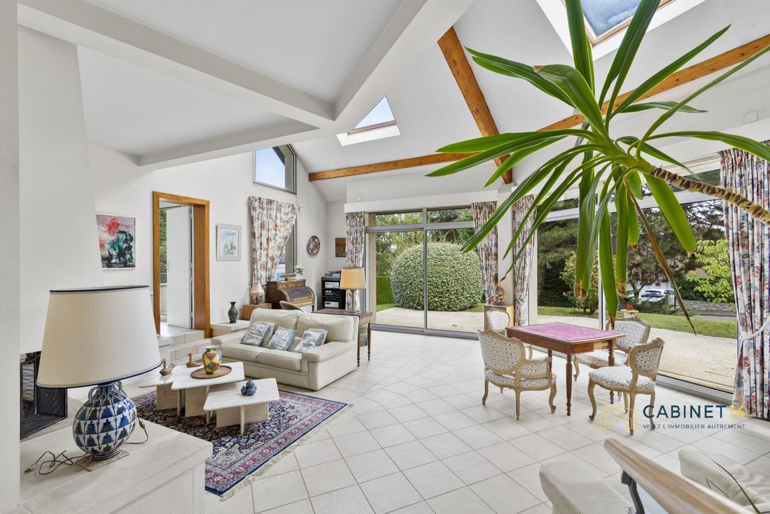 House in Le Plateau, Louveciennes, France 2 - 18902297