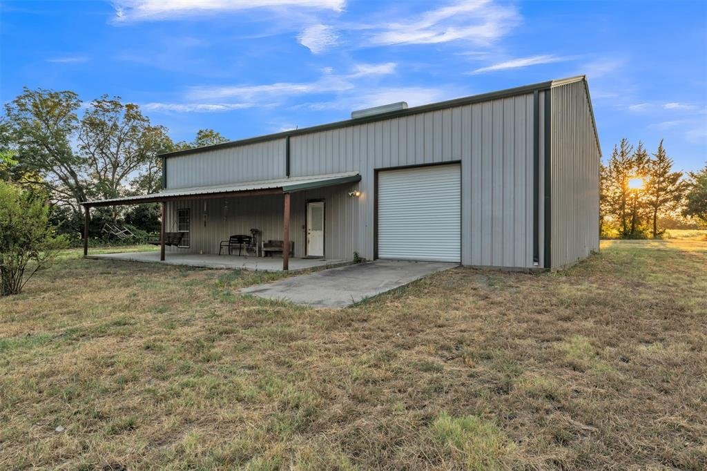 Farm Ranch in Trenton, Texas, United States 2 - 18896633