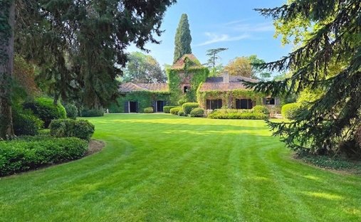 House in Vignaux, Occitania, France 1