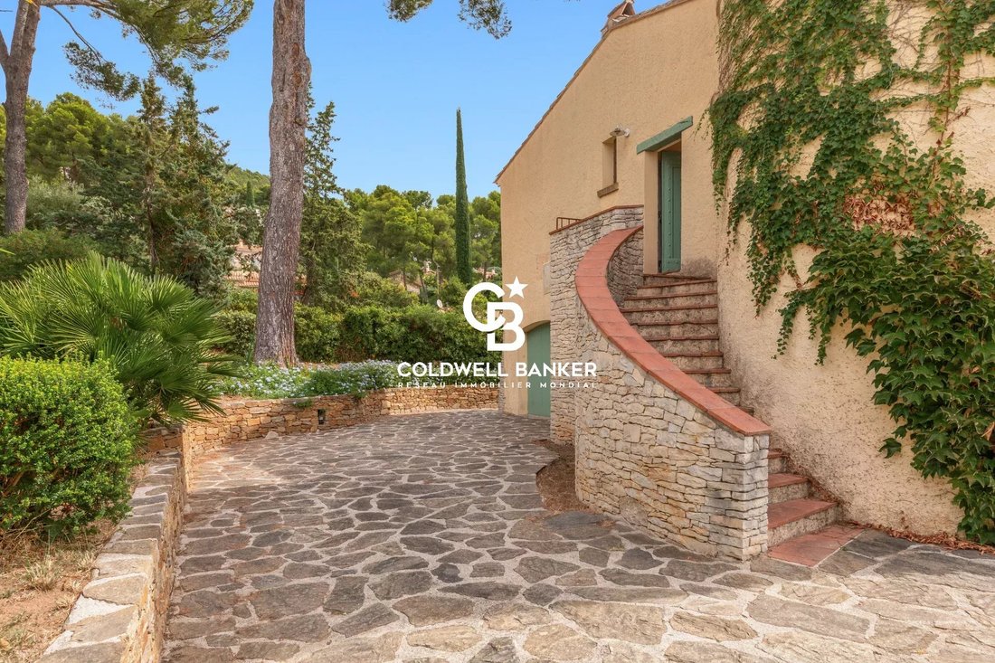 Casa en Carqueiranne, Provenza-Alpes-Costa Azul, Francia 2 - 18848121