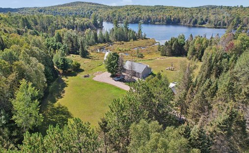 Haus in Danford Lake, Québec, Kanada 1