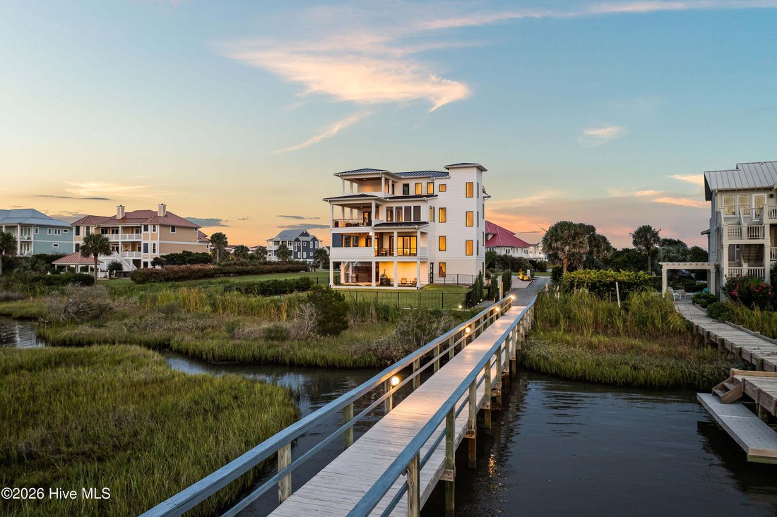 House in North Topsail Beach, North Carolina, United States 4 - 18900213