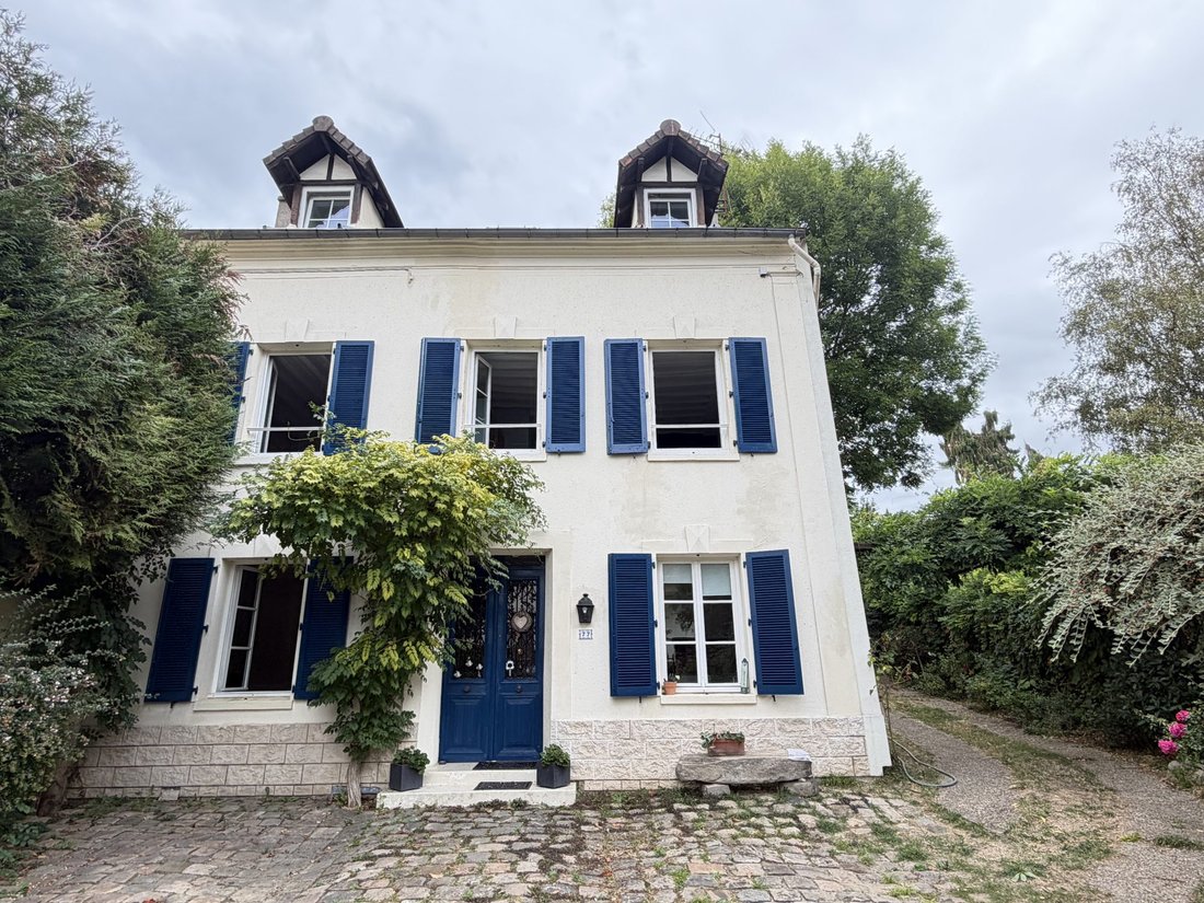 House in Montlignon, Ile-de-France, France 1 - 18902384