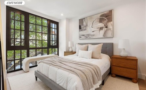 Condo in Queens, NY, United States 1