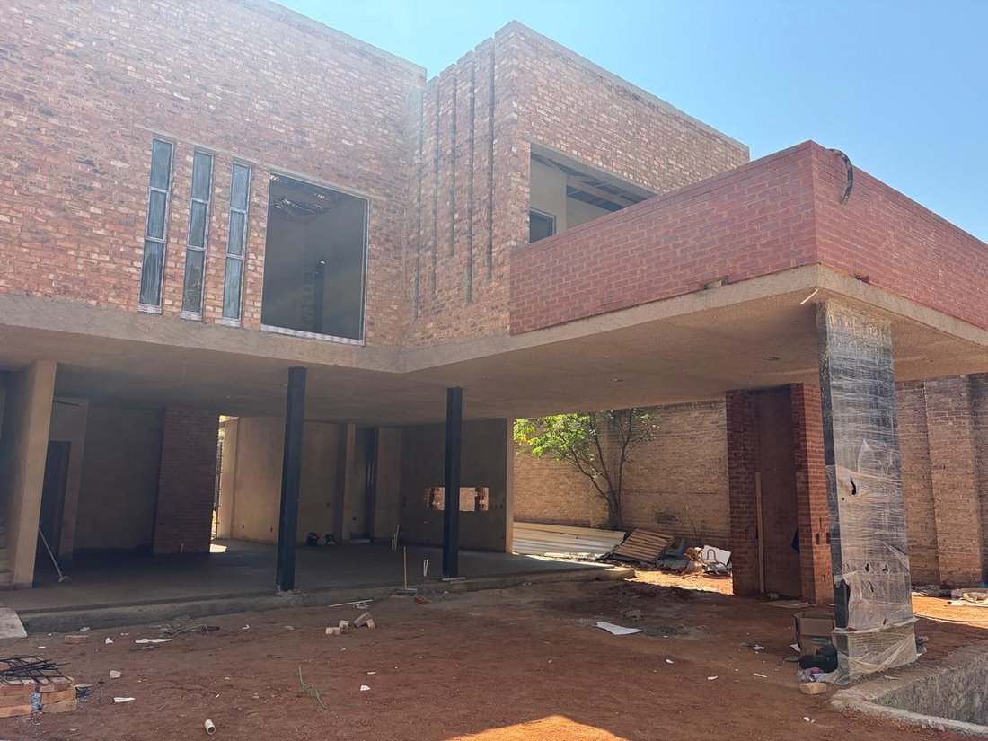 Country House in Bryanston, Gauteng, South Africa 5 - 18901988