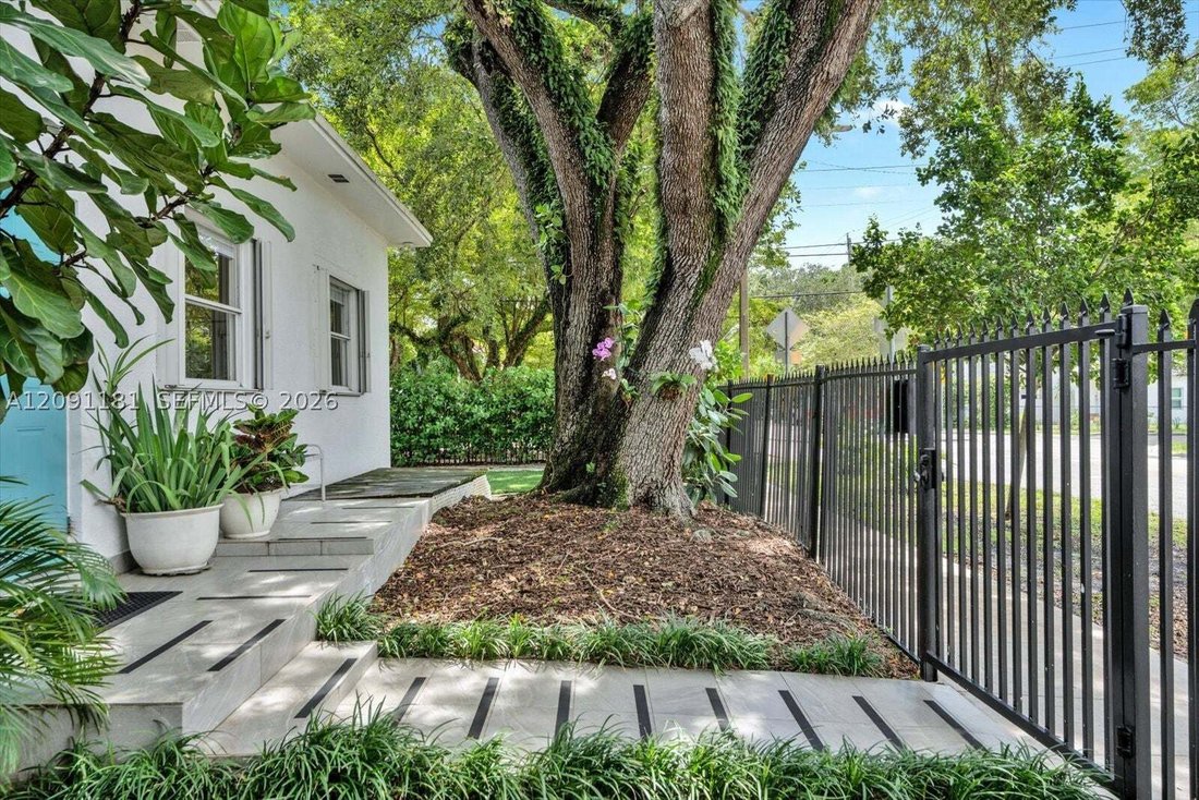Condo in Miami, Florida, United States 3 - 18899695