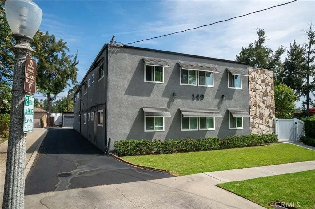 Fullerton, California, United States 2 - 18899921