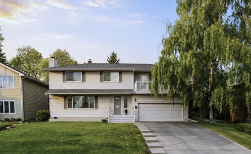 House in Calgary, Alberta, Canada 1