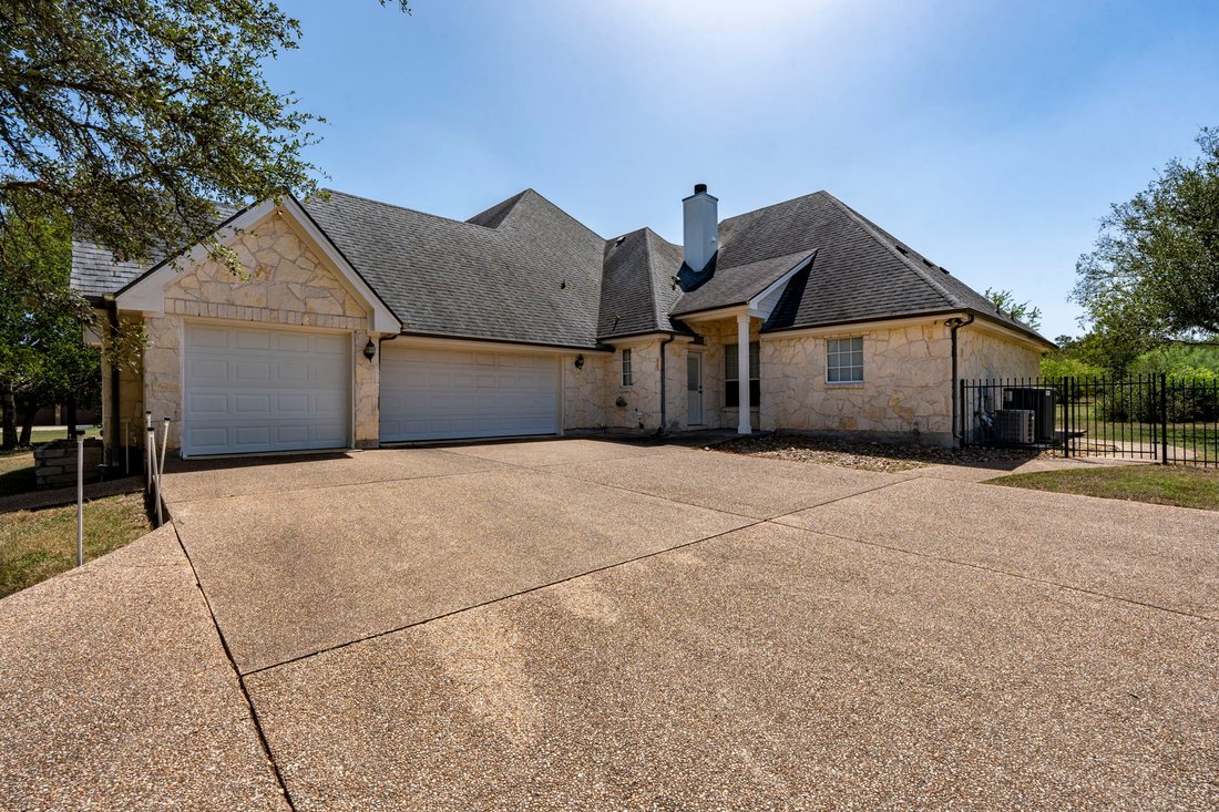 House in Buda, Texas, United States 3 - 18900056