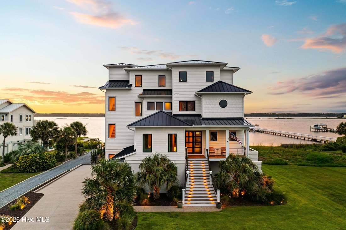 House in North Topsail Beach, North Carolina, United States 1 - 18900213
