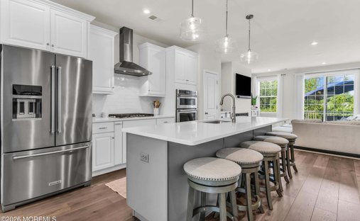 Condo in North Middletown, New Jersey, United States 1