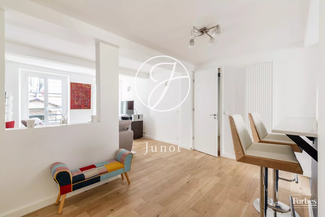 Apartment in Mairie, Paris 8e Arrondissement, Paris 5 - 18897093
