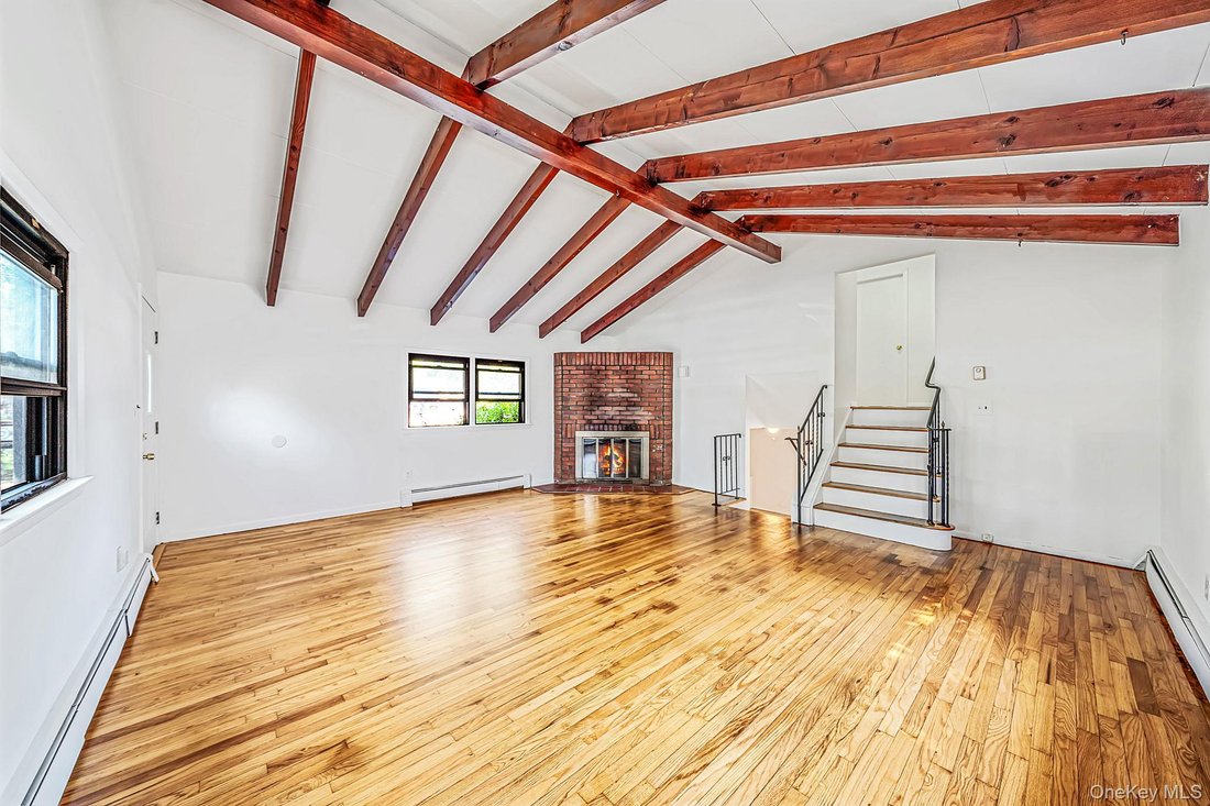House in Copiague, New York, United States 4 - 18900821