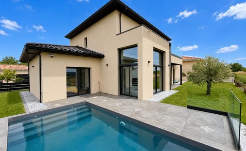 House in Villeneuve-les-Bouloc, Occitania, France 1