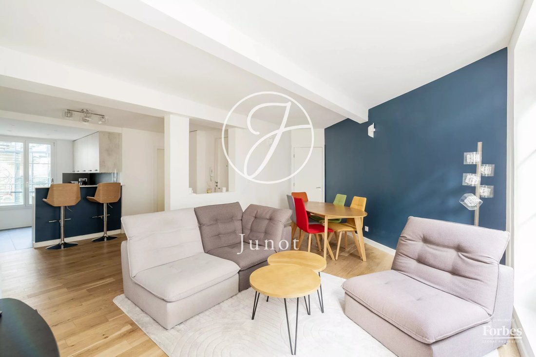Apartment in Mairie, Paris 8e Arrondissement, Paris 3 - 18897093