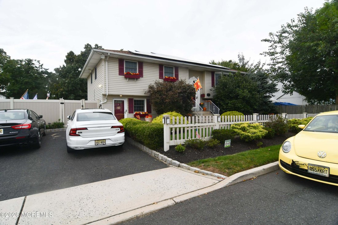 House in Union Beach, New Jersey, United States 1 - 18873155