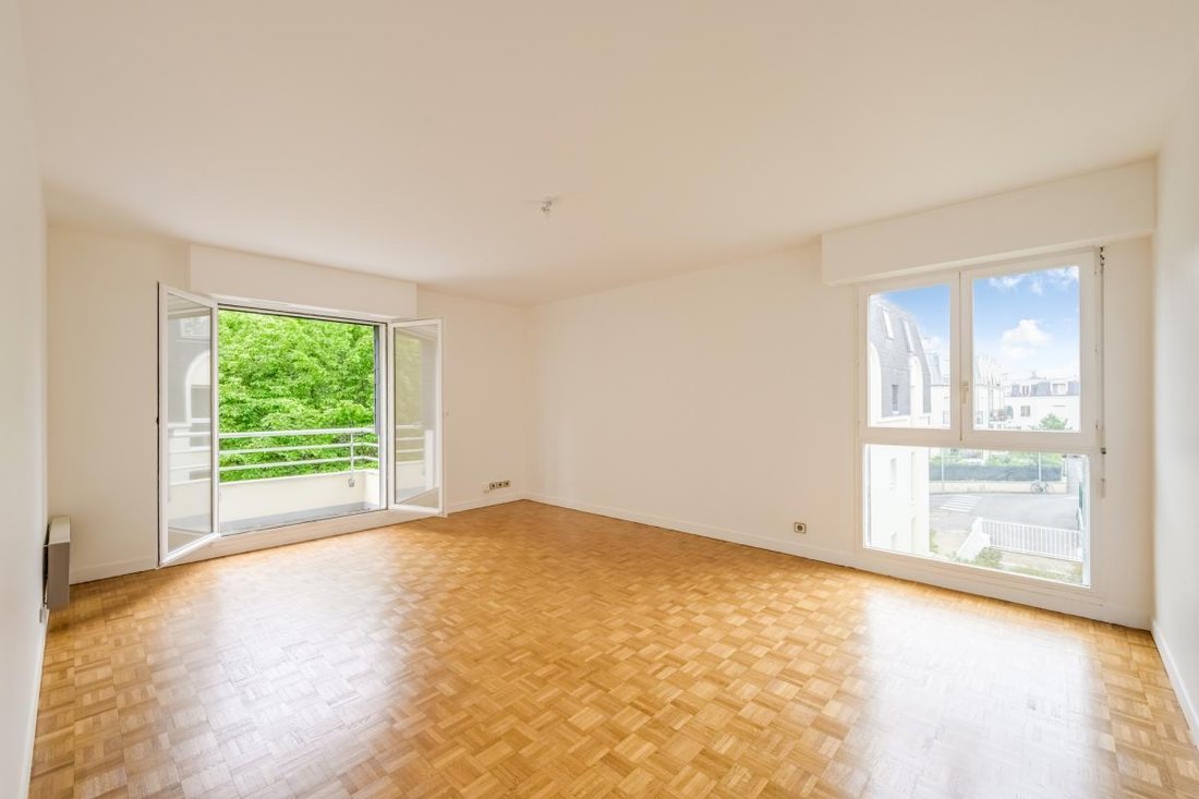 Apartment in La Garenne-Colombes, Ile-de-France, France 1 - 18897304