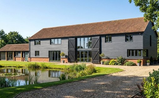 Farm Ranch in Monks Eleigh, England 1