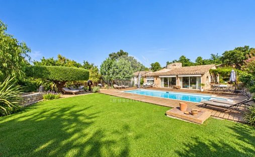 Villa in Le Plan-de-la-Tour, Provence-Alpes-Côte d'Azur, Frankreich 1