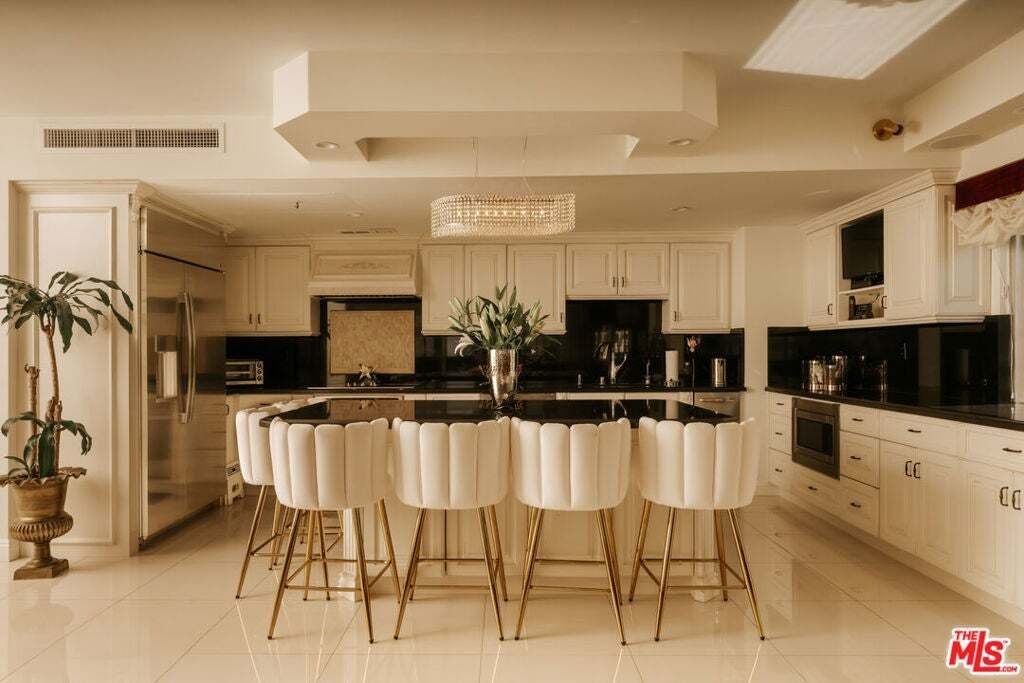 Condo in Los Angeles, California, United States 1 - 18899515
