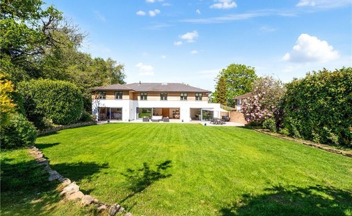 Haus in Coombe, Royal Borough of Kingston upon Thames, England 1