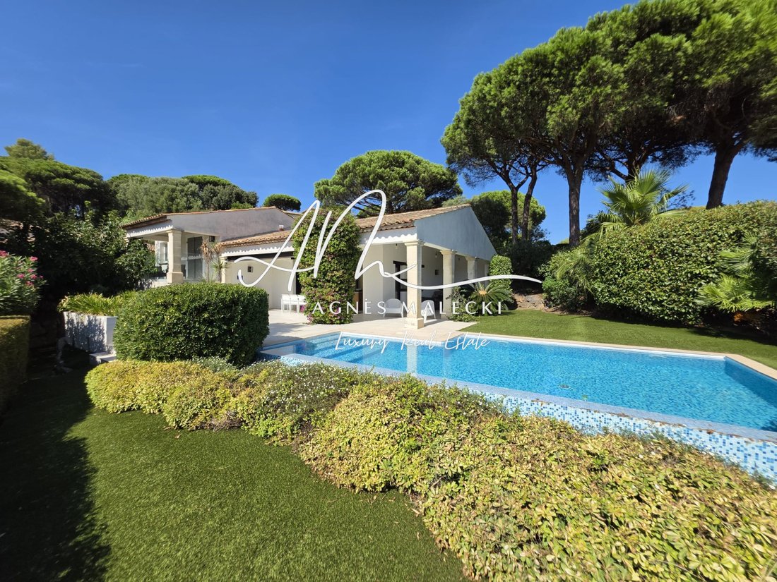 Estate in La Croix-Valmer, Provence-Alpes-Côte d'Azur, France 3 - 18897453