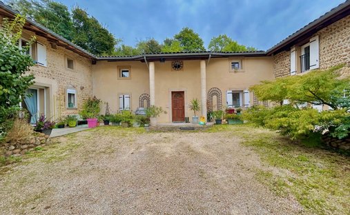 House in Beausemblant, Auvergne-Rhône-Alpes, France 1