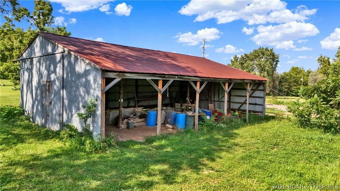 House in Versailles, Missouri, United States 2 - 18895835